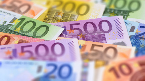 Foto zum Thema Kredittipps: Zu sehen sind Euro-Noten.