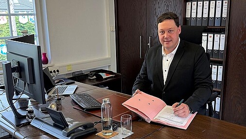 Foto zum Thema "wie wird man Bürgermeister": Zu sehen ist Joachim Weschbach, Bürgermeister der Gemeinde Helmstadt-Bargen.