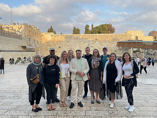 Shalom, Israel: Die Delegation der dbb jugend in Jerusalem. 