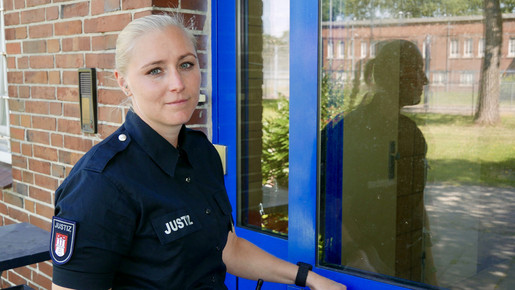 Viel mehr als Schließen – wie eine Beamtin junge Straftäter durch die Haftzeit begleitet