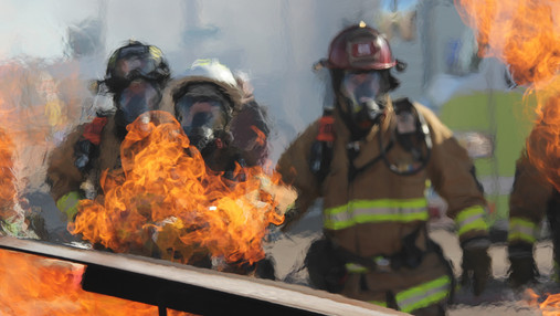 Der Klimawandel stellt Feuerwehren und Rettungskräfte vor neue Herausforderungen: Das BBK beschäftigt sich unter anderem mit der Frage, wie sich Ausrüstung und Fähigkeiten für klimabedingte Einsatzlagen optimieren lassen.
